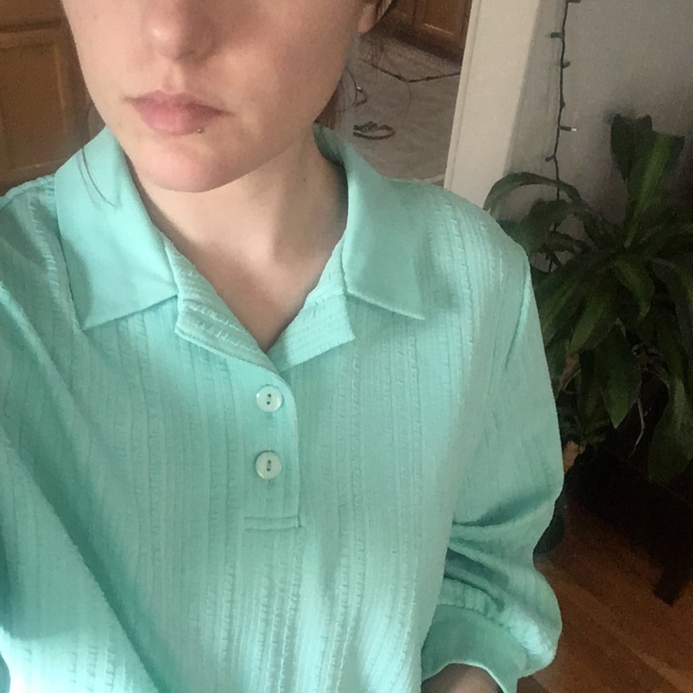 Mint Green Vintage Blouse 🐬